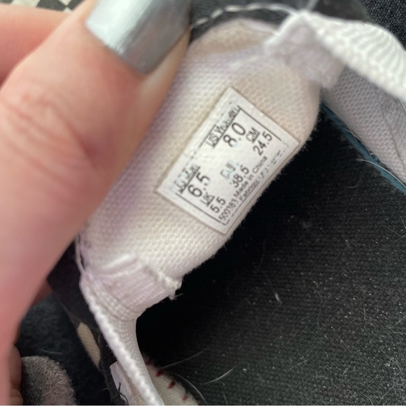 Vans Old Skool + Classic Slip-On (W 8/M 6.5) - Picture 3 of 4